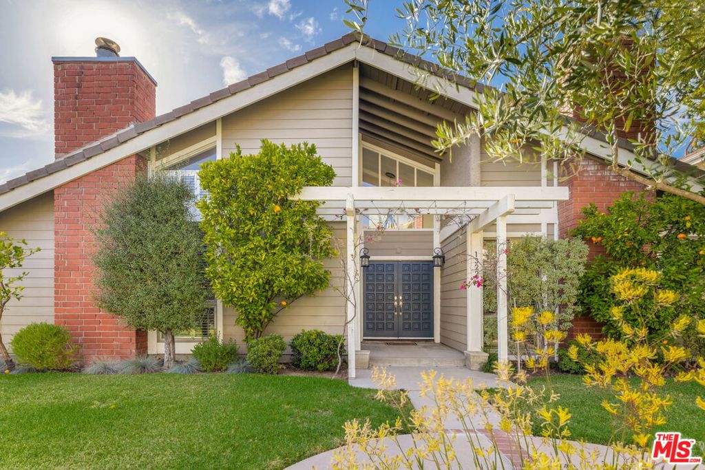 1322 Avenida De Cortez, Los Angeles, CA 90272 — photo 1
