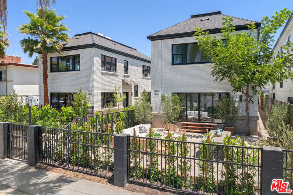 1406 S Wilton Place, Los Angeles, CA 90019 — photo 1