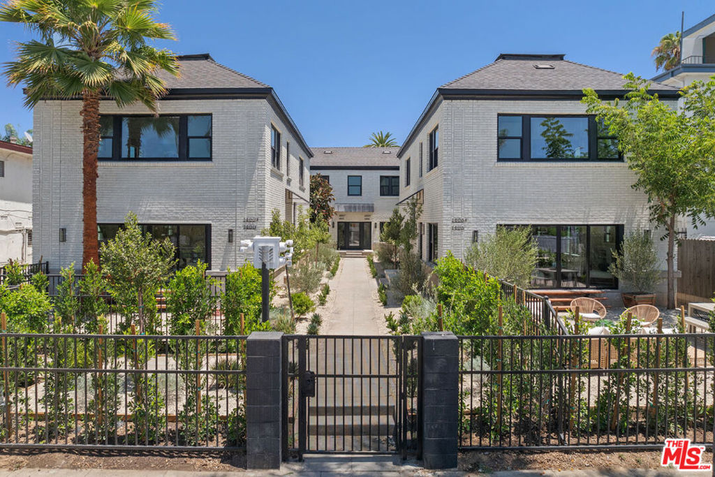 1404 1/2 S Wilton Place, Los Angeles, CA 90019 — photo 1