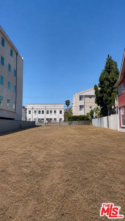 553 N Heliotrope Drive, Los Angeles, CA 90004 — photo 1