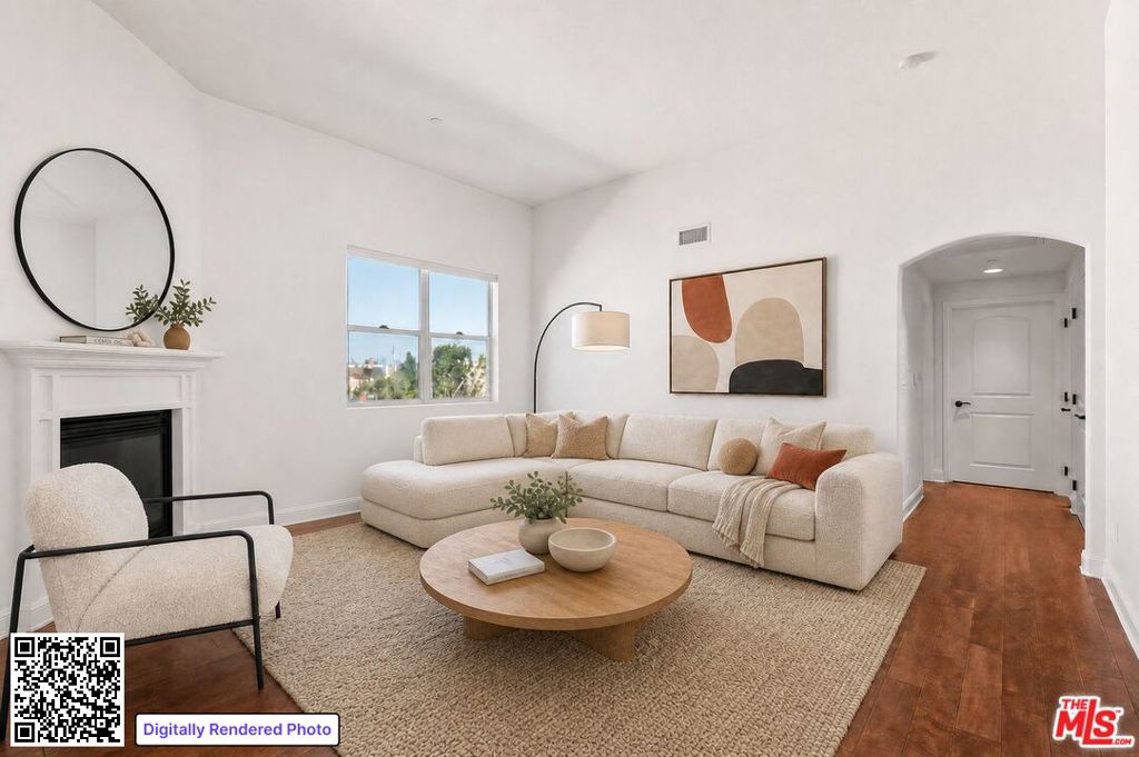 5037 Rosewood Avenue 301, Los Angeles, CA 90004 — photo 1