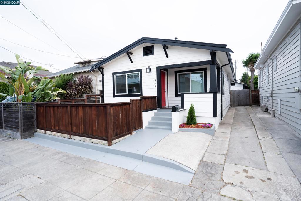 965 Arlington Ave, Oakland, CA 94608 — photo 1