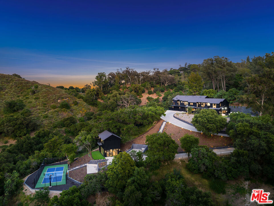 3140 Coldwater Canyon, Studio City, CA 91604 — photo 1