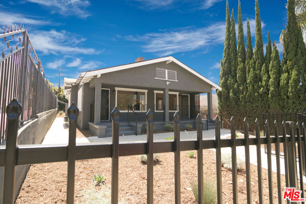 2510 S Bronson Avenue, Los Angeles, CA 90018 — photo 1