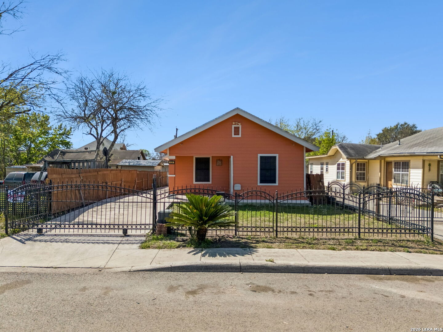 438 Rigsby, San Antonio, TX 78210 — photo 1
