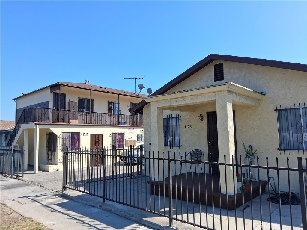 626 W Century, Los Angeles, CA 90044 — photo 1
