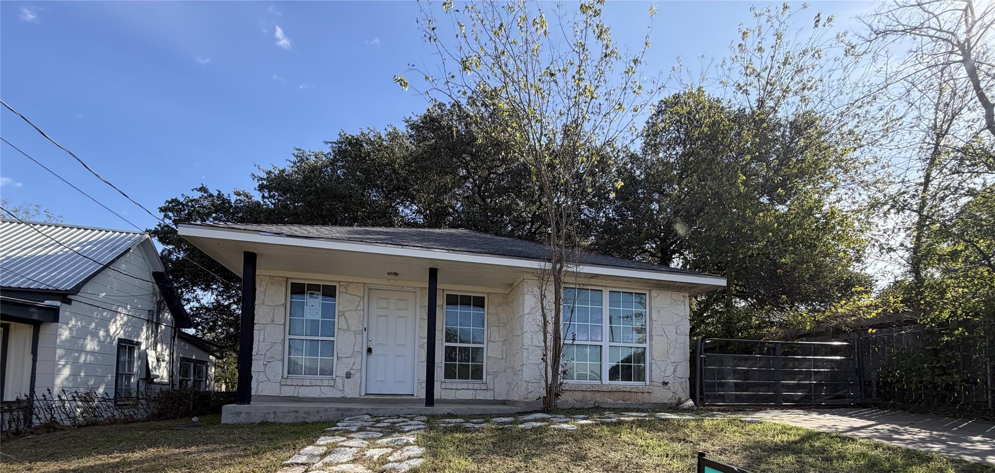 207 Creek, Fredericksburg, TX 78624 — photo 1