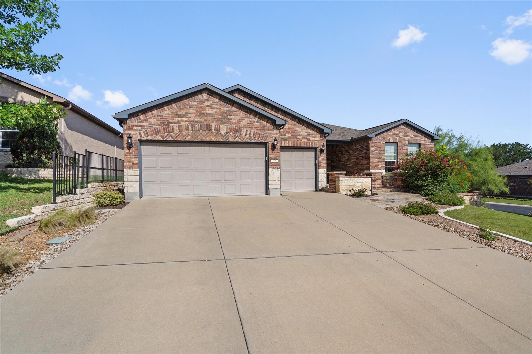 105 Duck Creek, Georgetown, TX 78633 — photo 1