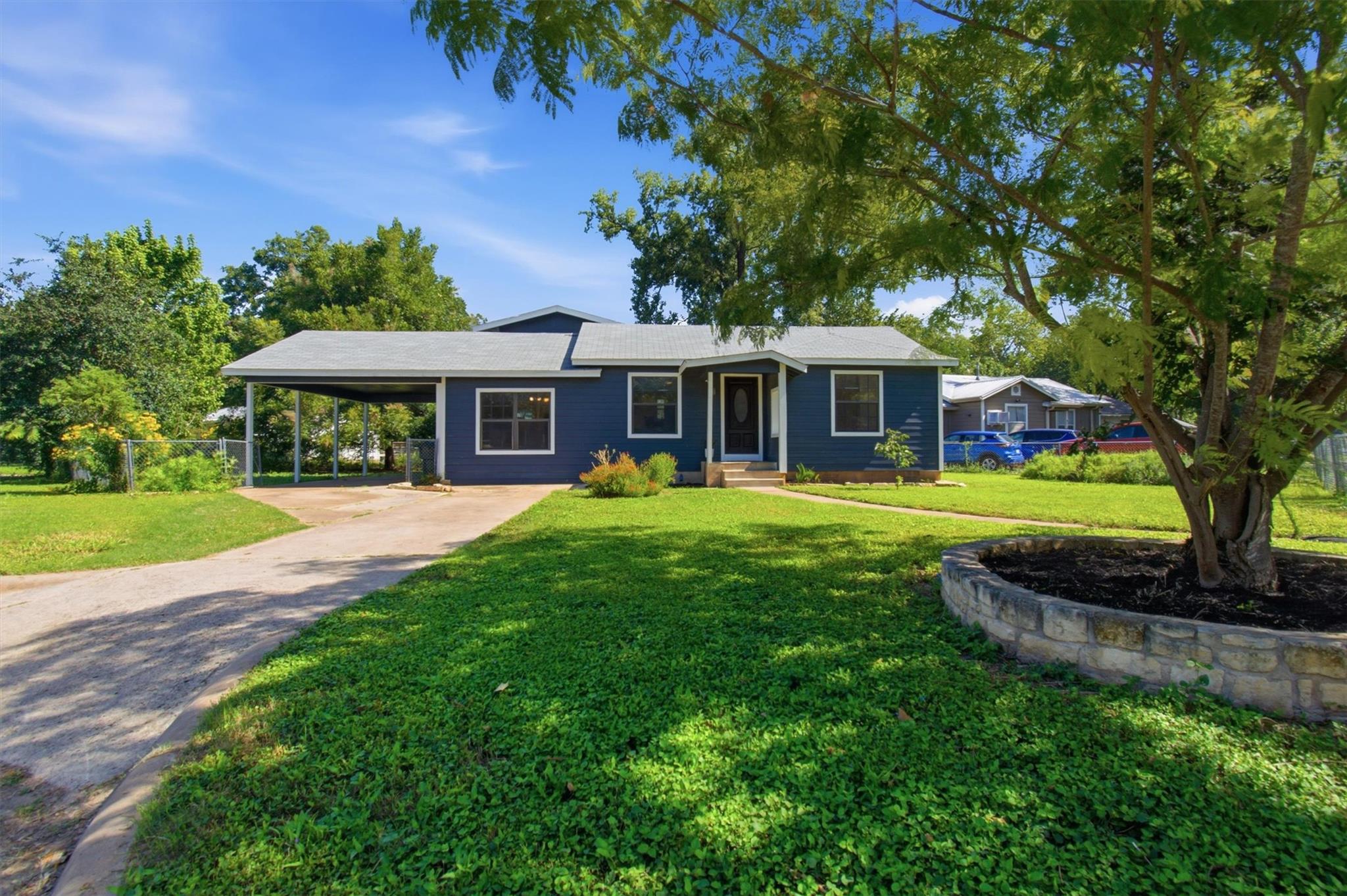 901 Barbara, San Marcos, TX 78666 — photo 1