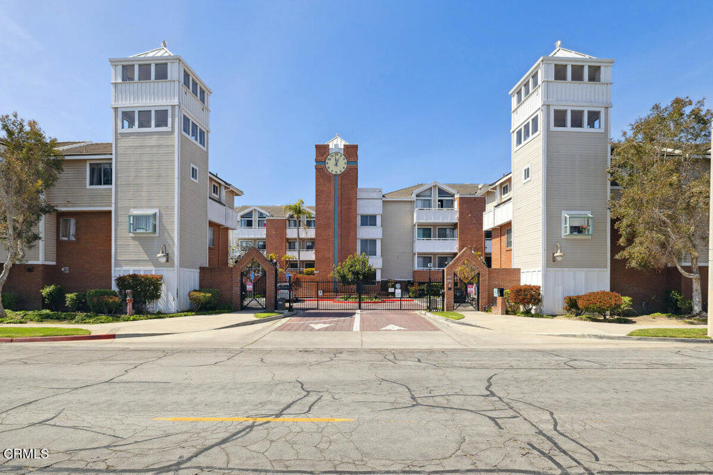877 S B Street, Oxnard, CA 93030 — photo 1