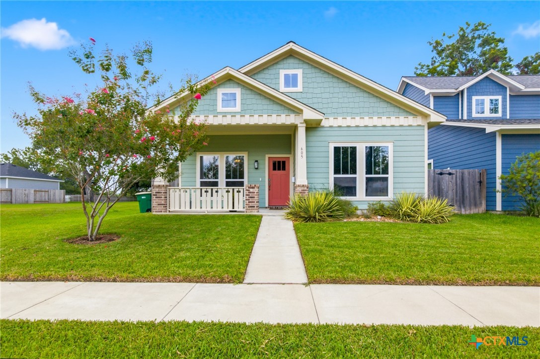 605 Wheeler, Victoria, TX 77901 — photo 1