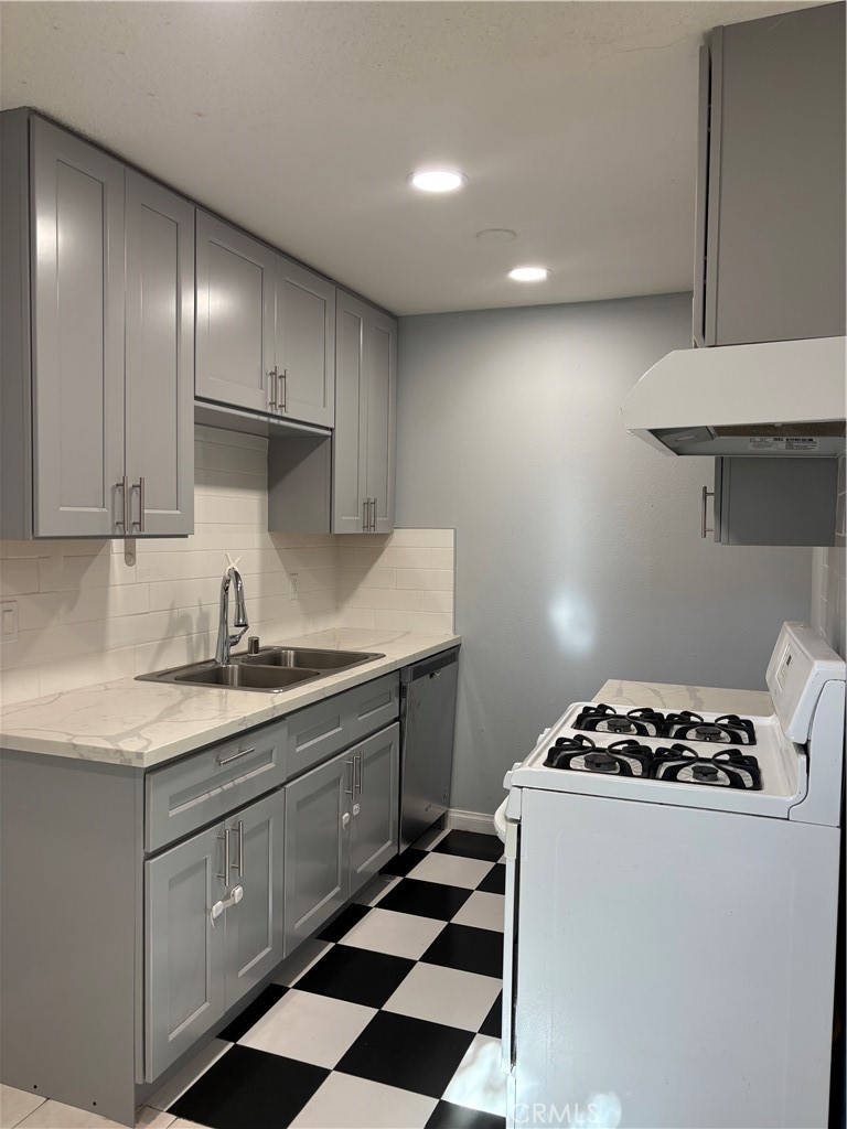 8641 Glenoaks 131, Los Angeles, CA 91352 — photo 1