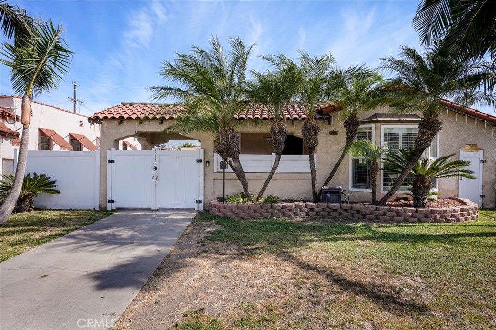 152 W 64th Street, Los Angeles, CA 90003 — photo 1