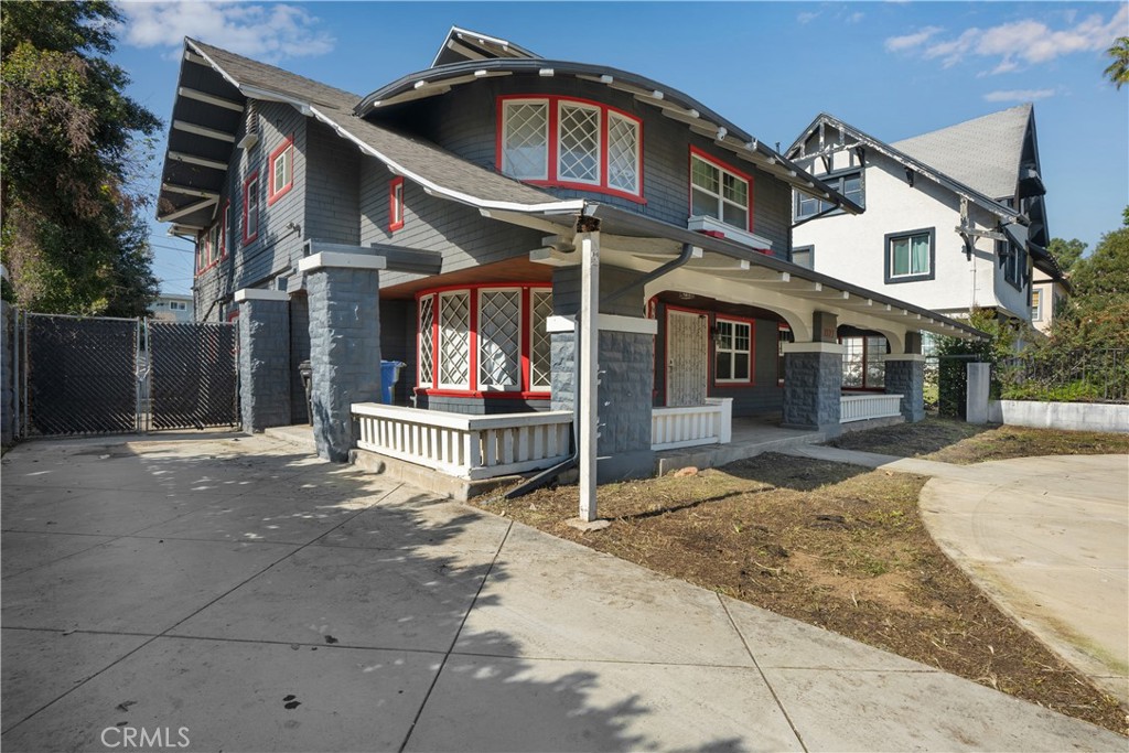 1527 S Wilton, Los Angeles, CA 90019 — photo 1
