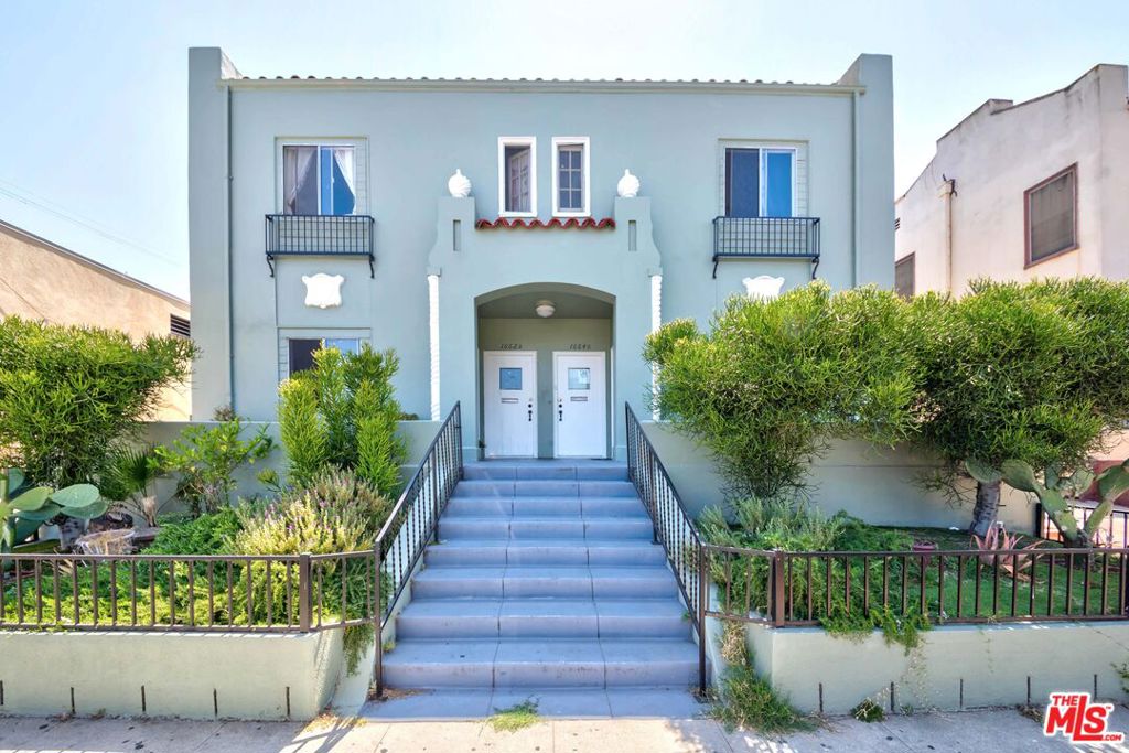 1662 S Harvard Boulevard, Los Angeles, CA 90006 — photo 1