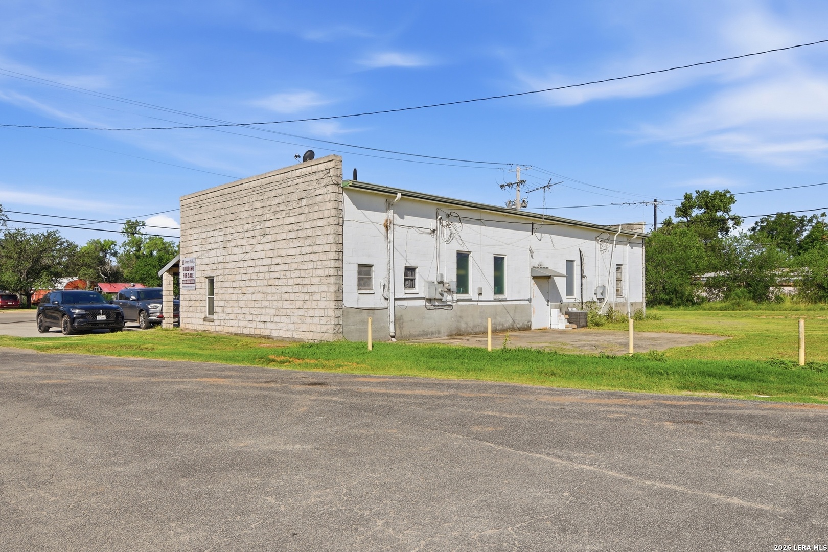 508 Hondo, ,  78016 — photo 1