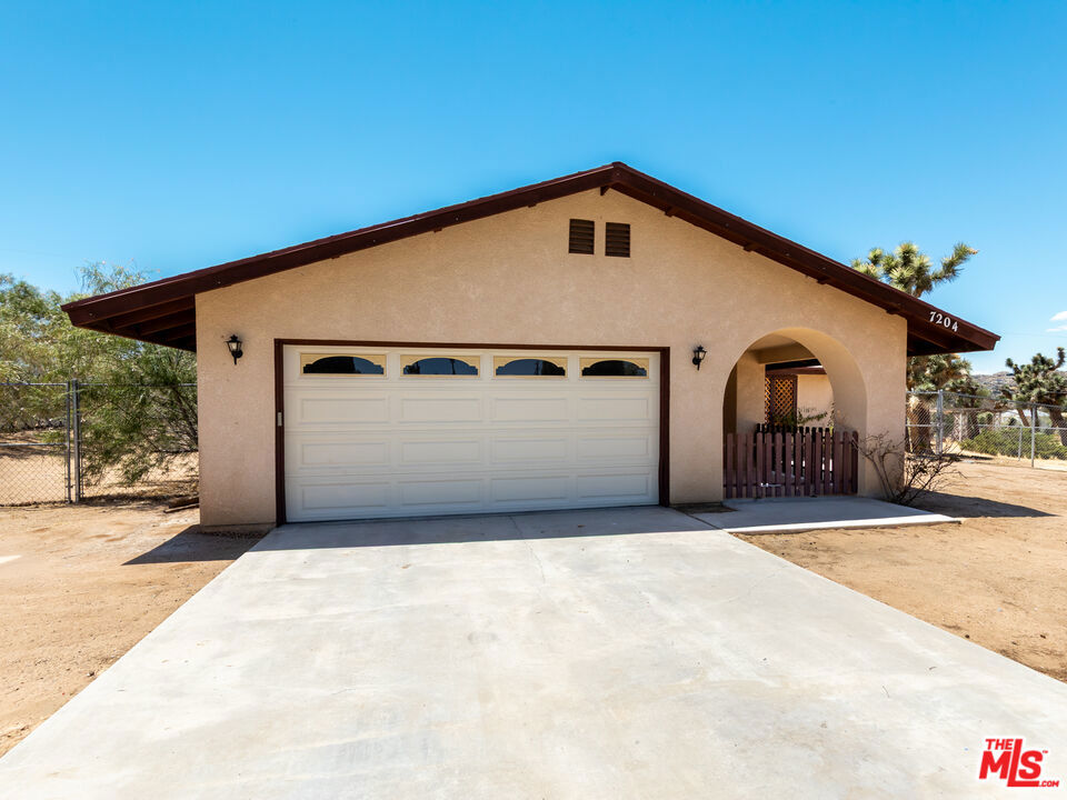 7204 Emerson Avenue, Yucca Valley, CA 92284 — photo 1