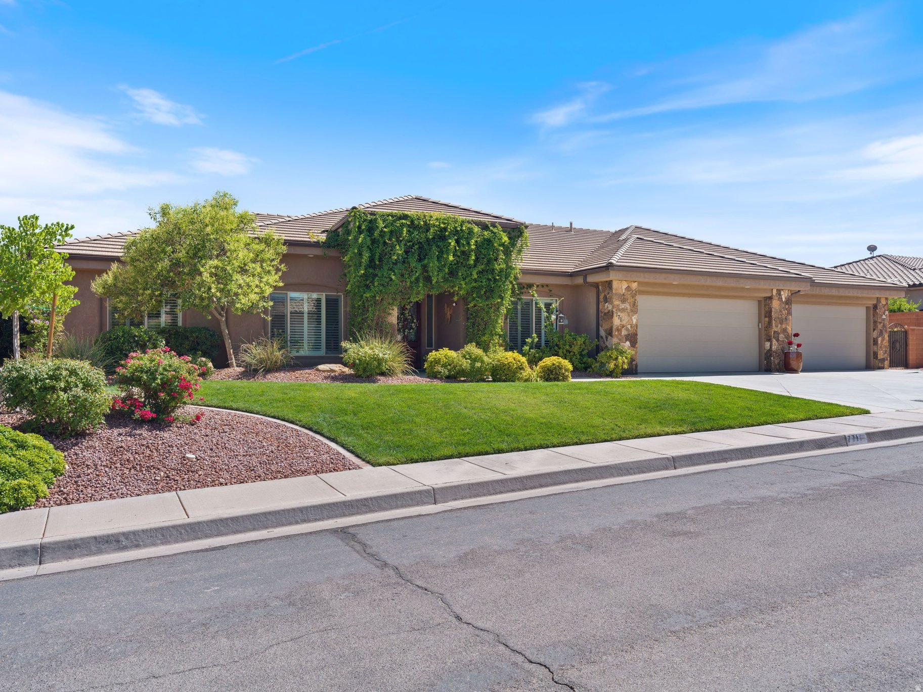 771 W ESSEX ST, Washington, UT 84780 — photo 1