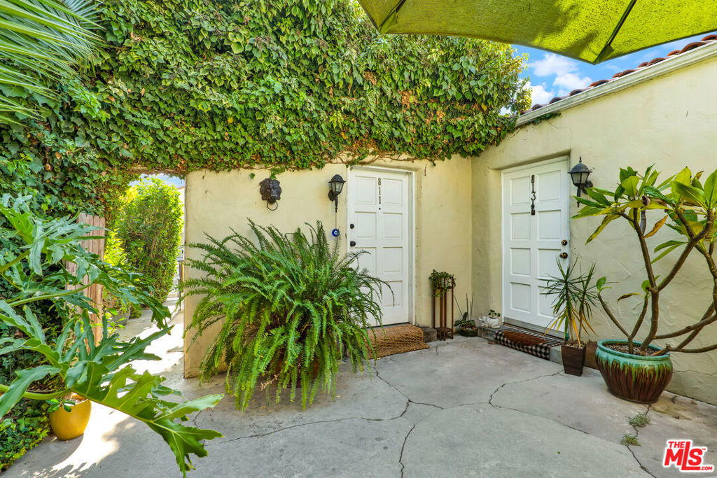 811 N Citrus Avenue, Los Angeles, CA 90038 — photo 1