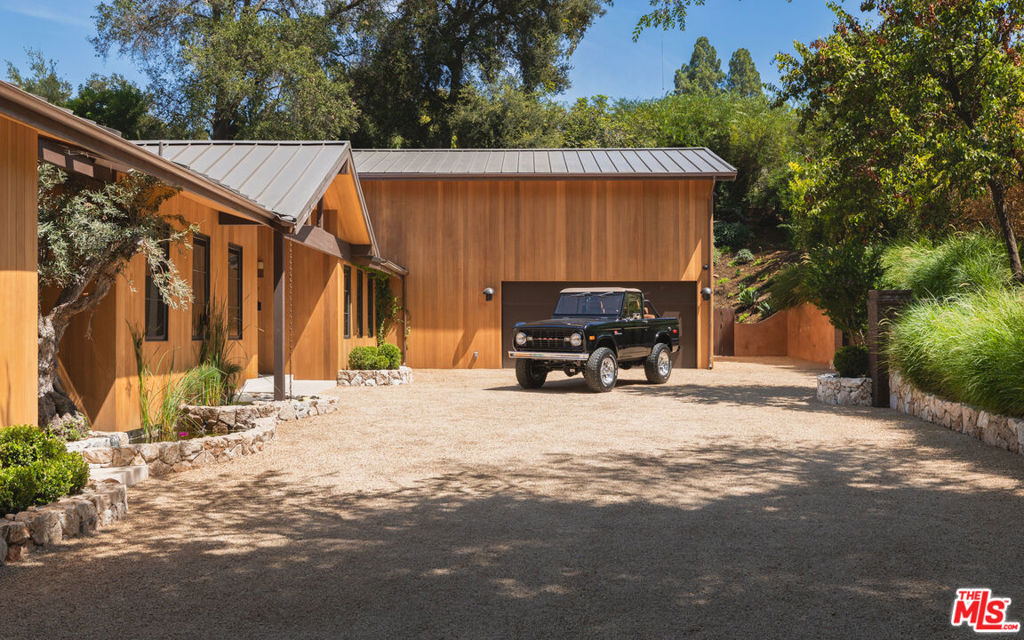 4146 High Valley Road, Los Angeles, CA 91436 — photo 1