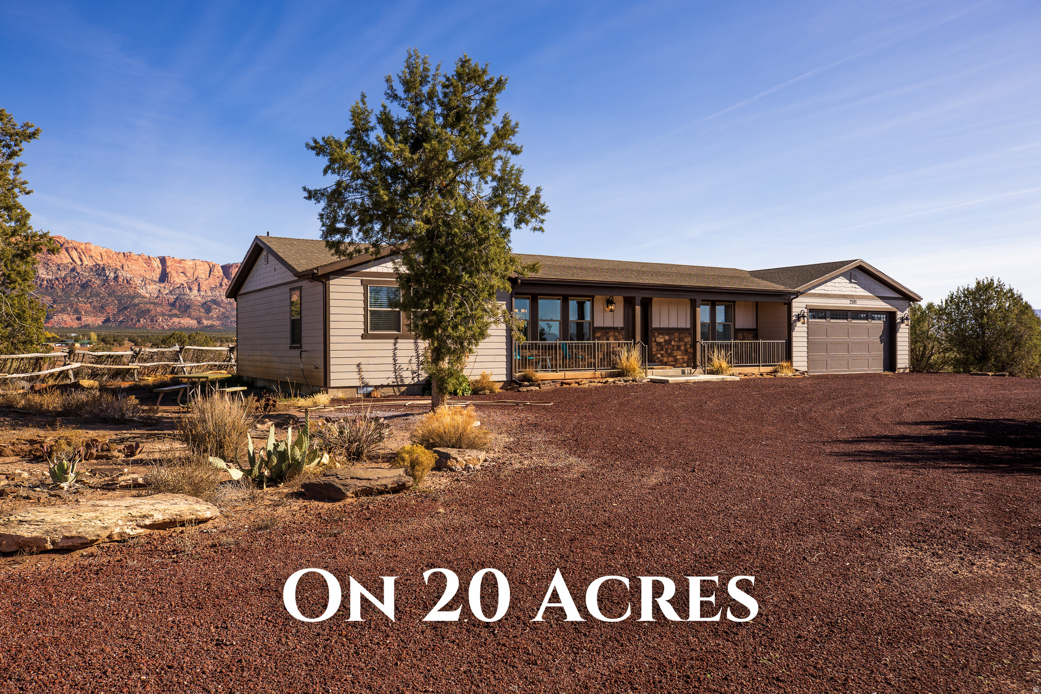 2591 S DESERT DR, Apple Valley, UT 84737 — photo 1