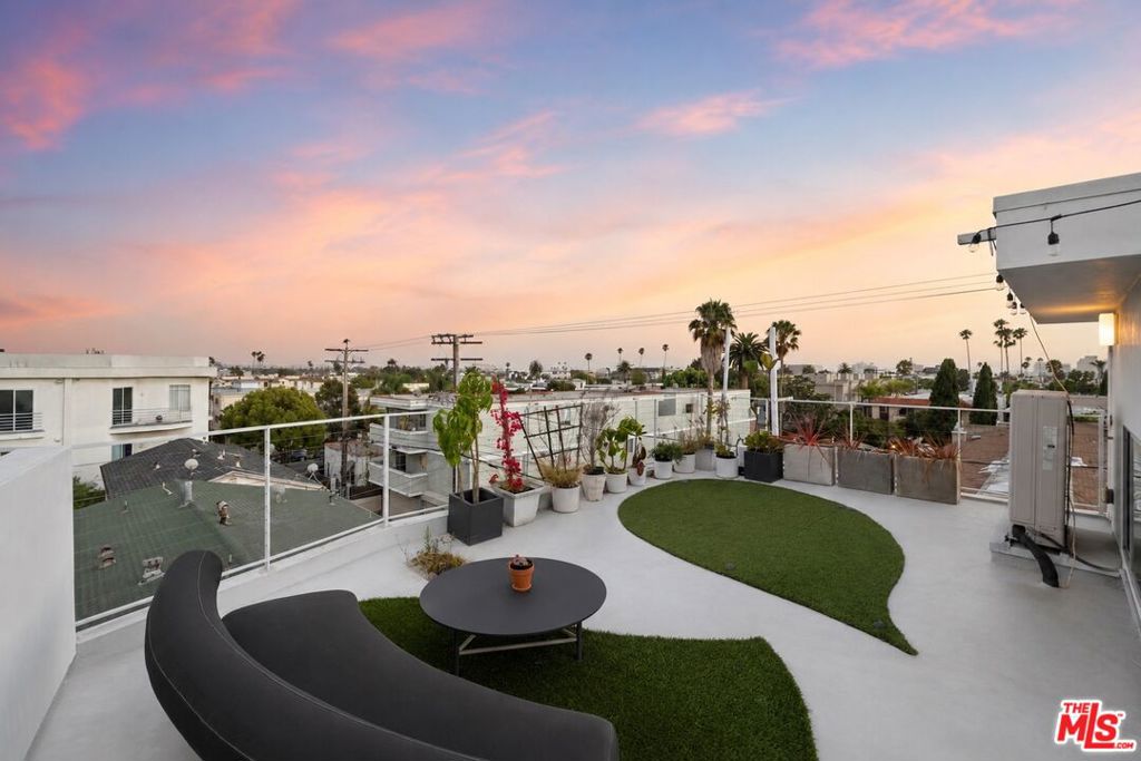 1244 14th Street E, Santa Monica, CA 90404 — photo 1