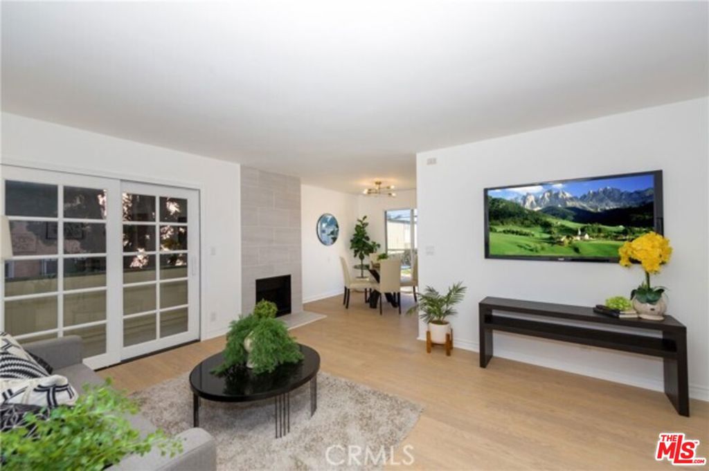 4350 Berryman Avenue 10, Los Angeles, CA 90066 — photo 1