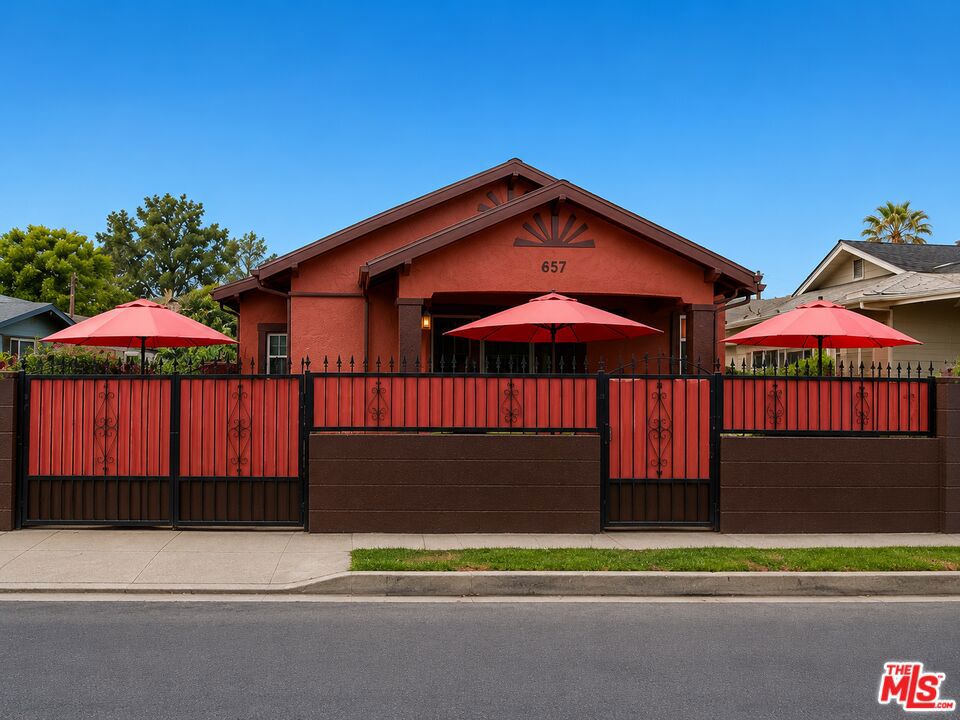 657 W 66th Street, Los Angeles, CA 90044 — photo 1