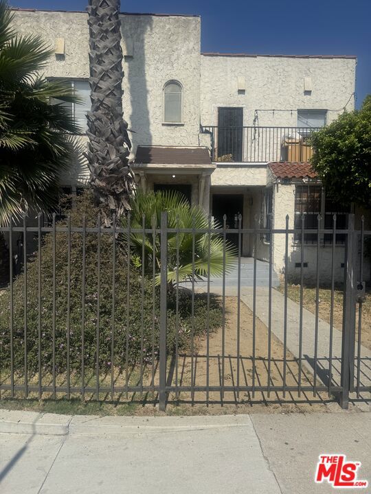 6125 West Boulevard, Los Angeles, CA 90043 — photo 1