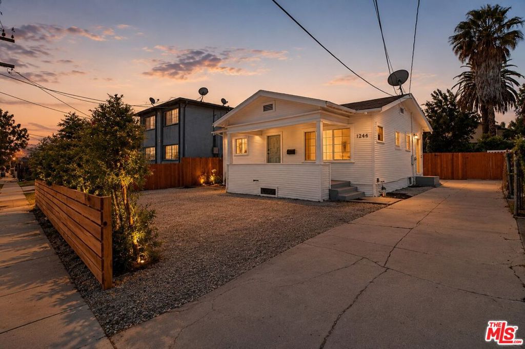 1244 W 107th Street, Los Angeles, CA 90044 — photo 1