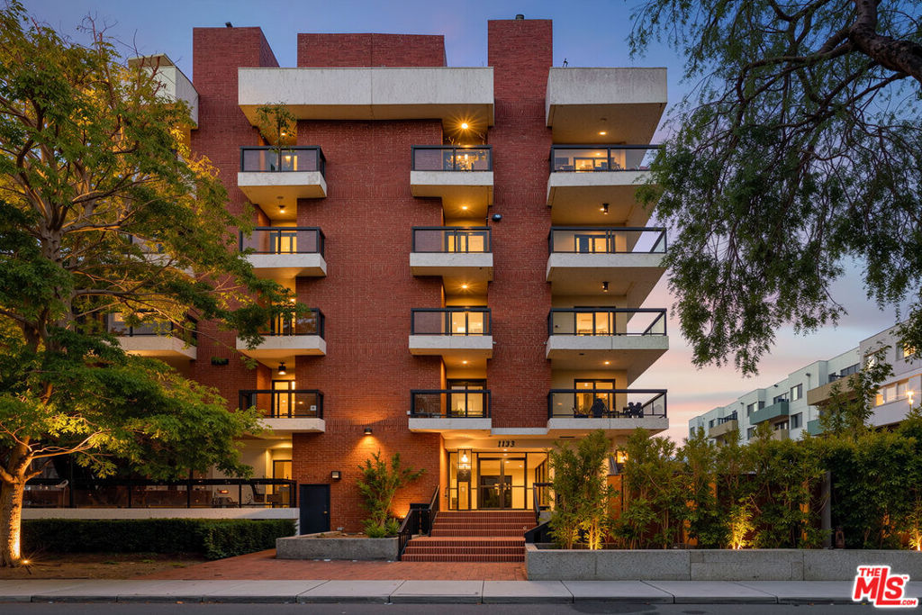 1133 5th Street 204, Santa Monica, CA 90403 — photo 1
