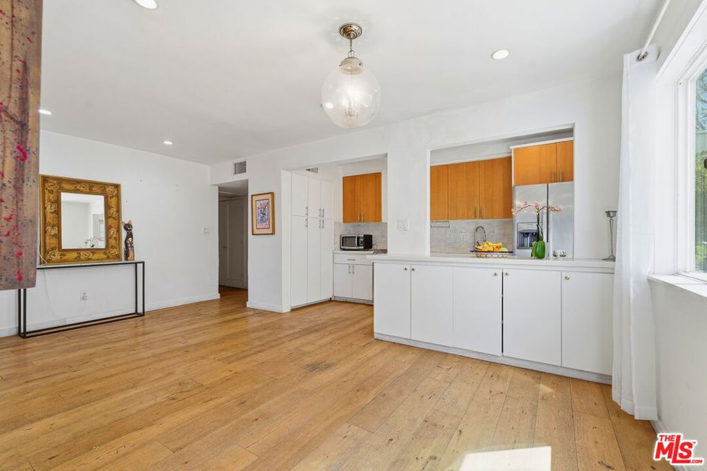 625 N Flores Street 104, West Hollywood, CA 90048 — photo 1