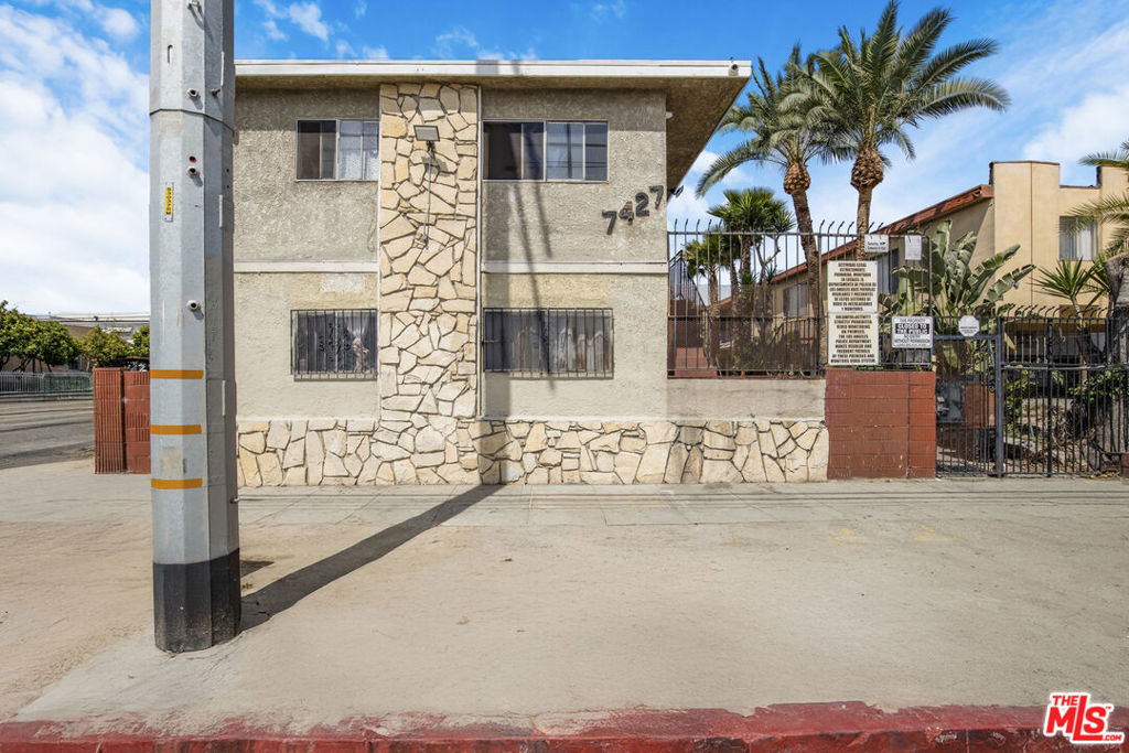 7427 S Figueroa Street, Los Angeles, CA 90003 — photo 1