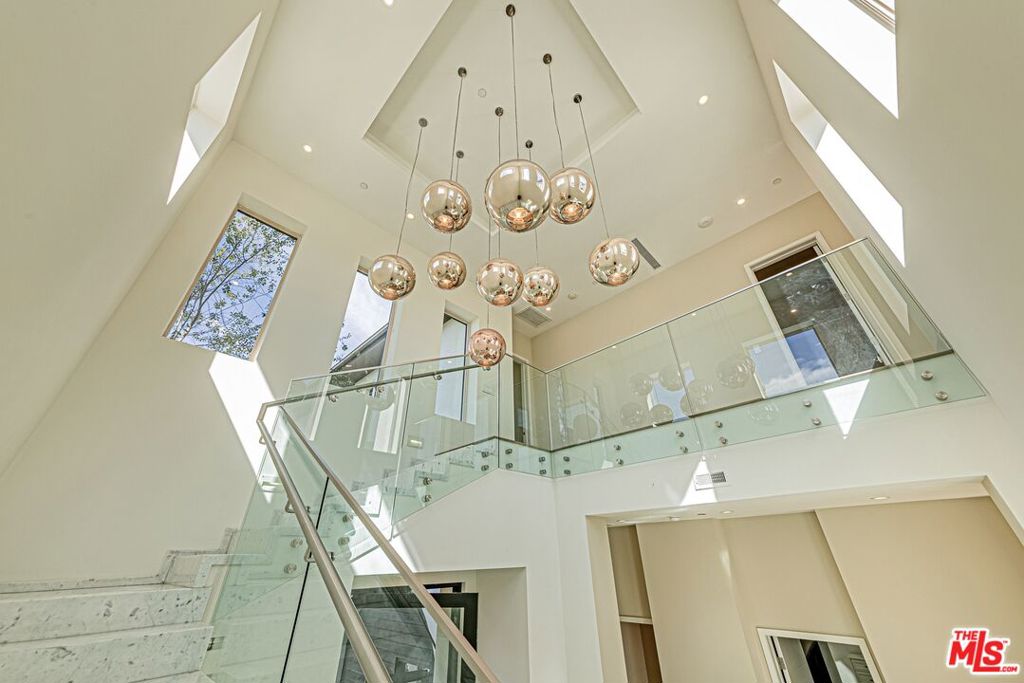 310 N Lucerne Boulevard, Los Angeles, CA 90004 — photo 1