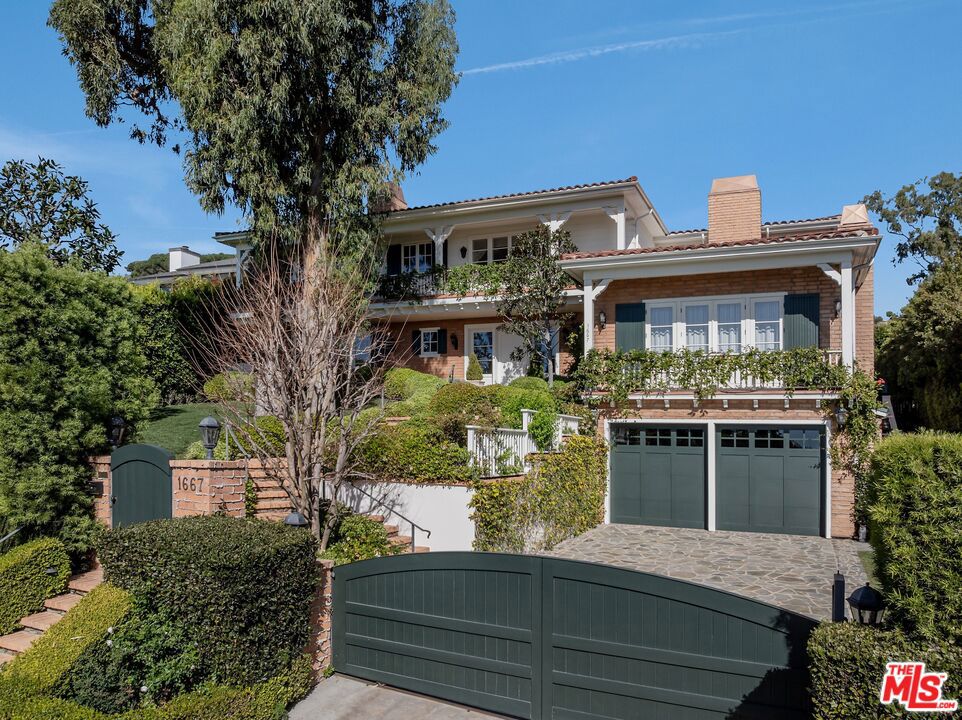 1667 Amalfi Drive, Pacific Palisades, CA 90272 — photo 1