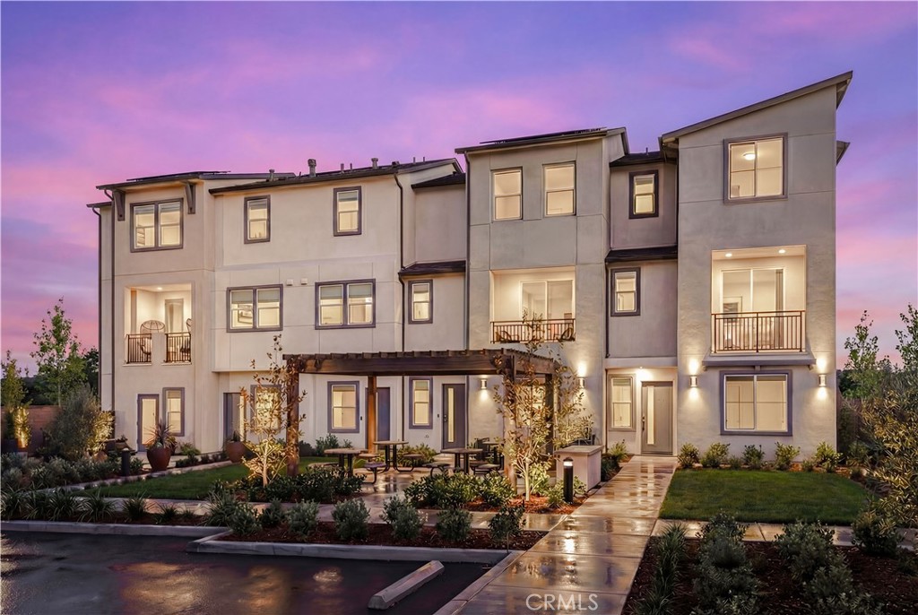 12720 Azure Way 27, Hawthorne, CA 90250 — photo 1