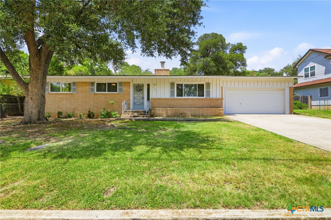 633 Lockener Ave, New Braunfels, TX 78130 — photo 1