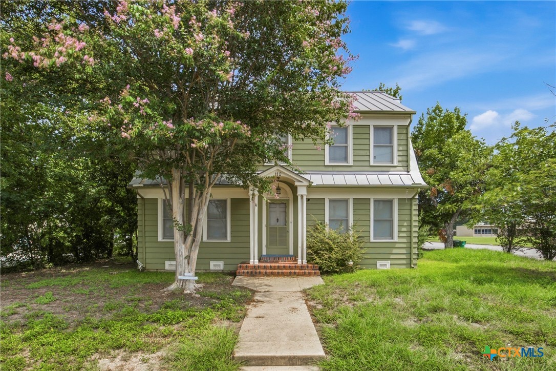 108 E College Street, Seguin, TX 78155 — photo 1