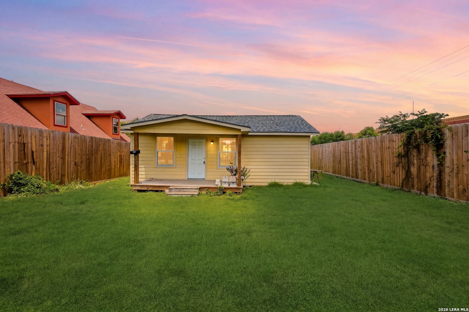 285 S WEST END AVE, New Braunfels, TX 78130 — photo 1