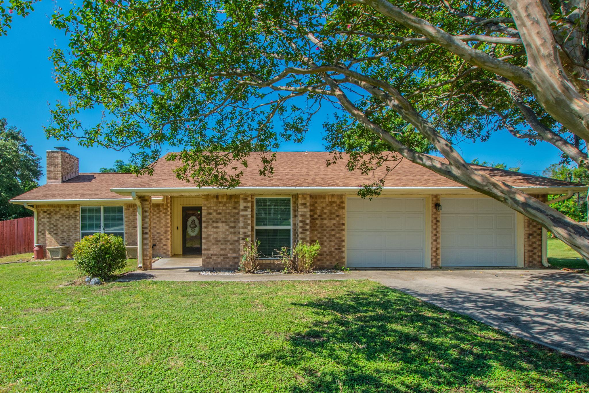 7273 Woodlake Cir, Belton, TX 76513 — photo 1