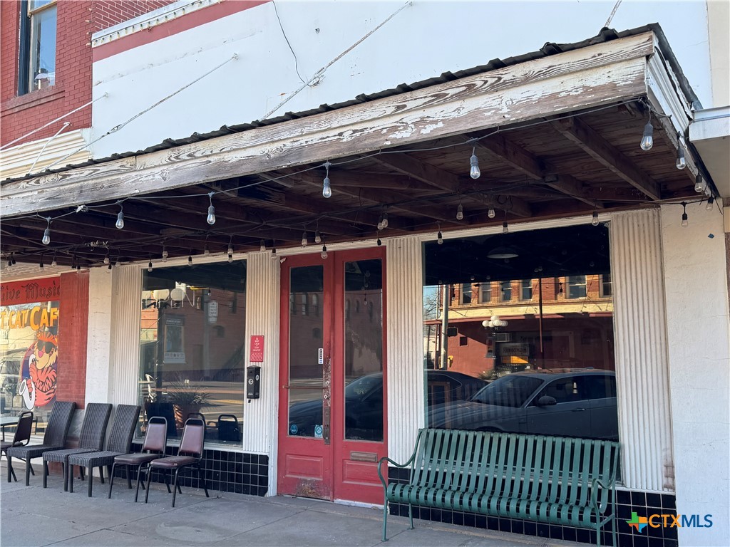 303 Main Street, Smithville, TX 78957 — photo 1