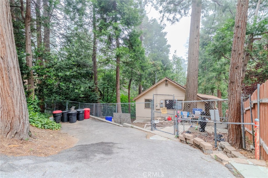753 Woodland, Crestline, CA 92325 — photo 1