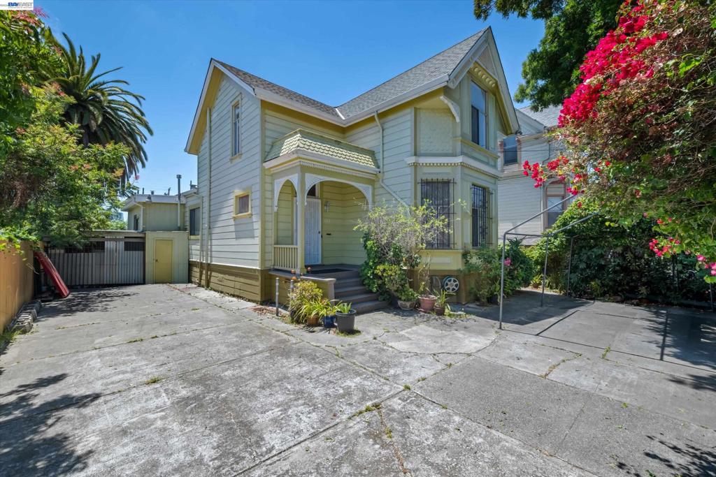 663 25TH Street, Oakland, CA 94612-1101 — photo 1