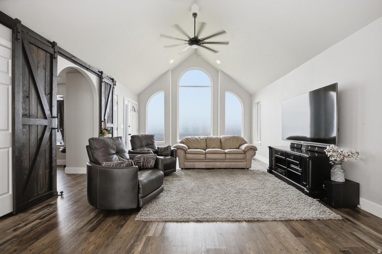 560 E LOWER ROCK CREEK RD