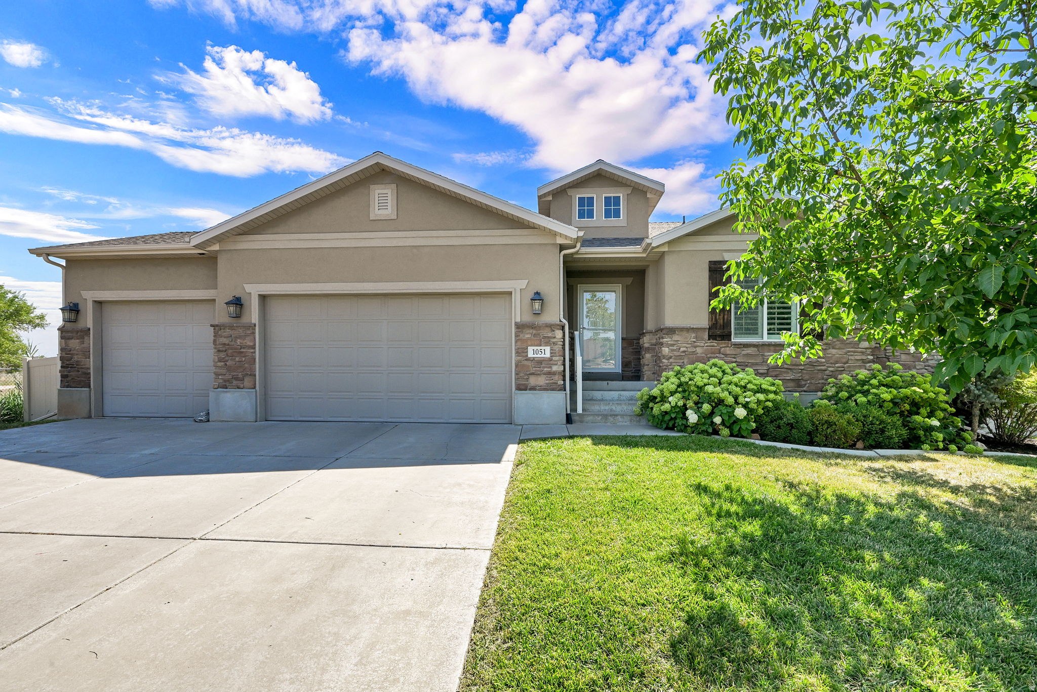 1051 S 1925 W, Syracuse, UT 84075 — photo 1
