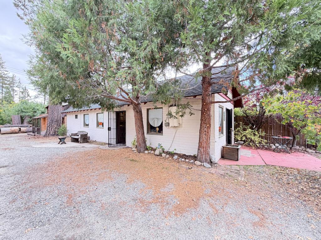 54227 Pine Crest