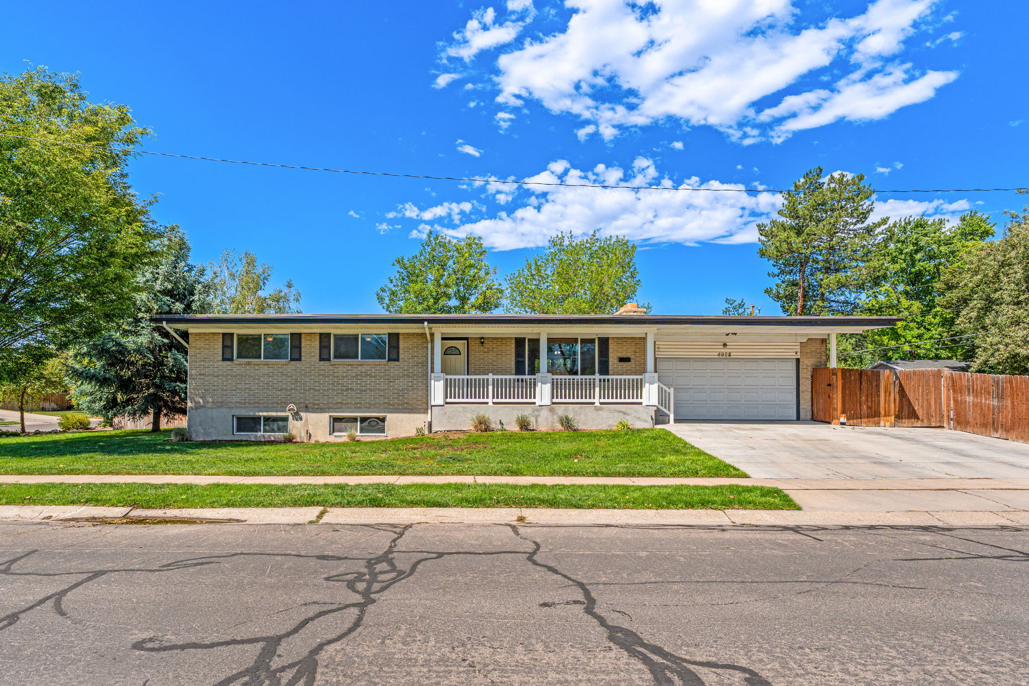 4928 S 1645 E, Holladay, UT 84117 — photo 1