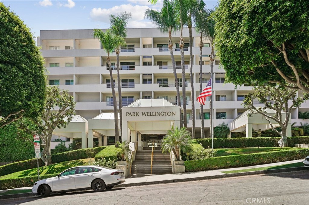 1131 Alta Loma, West Hollywood, CA 90069 — photo 1