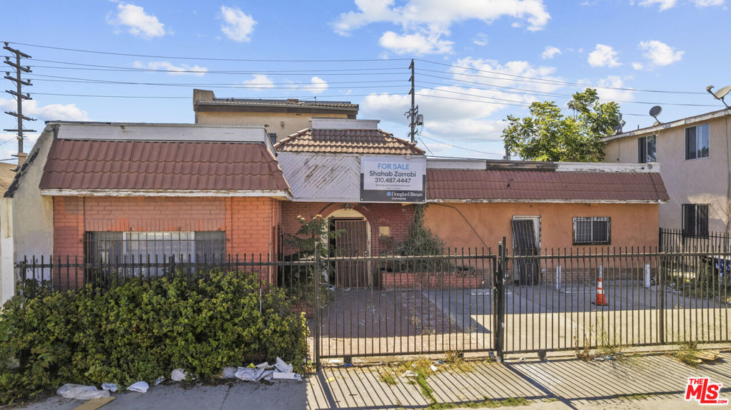 9511 S San Pedro Street, Los Angeles, CA 90003 — photo 1
