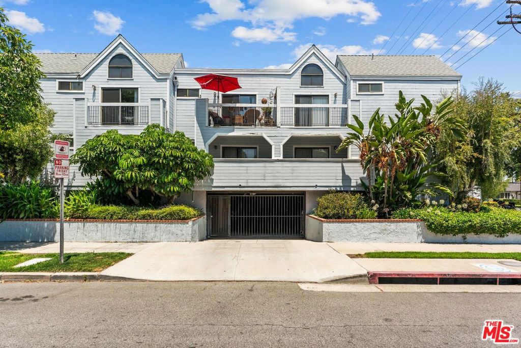 1819 W Alameda Avenue, Burbank, CA 91506 — photo 1